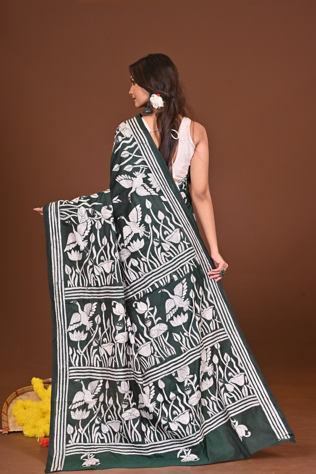 SUNDARSHARONI BLENDED SILK KANTHA SAREE Thumbnail