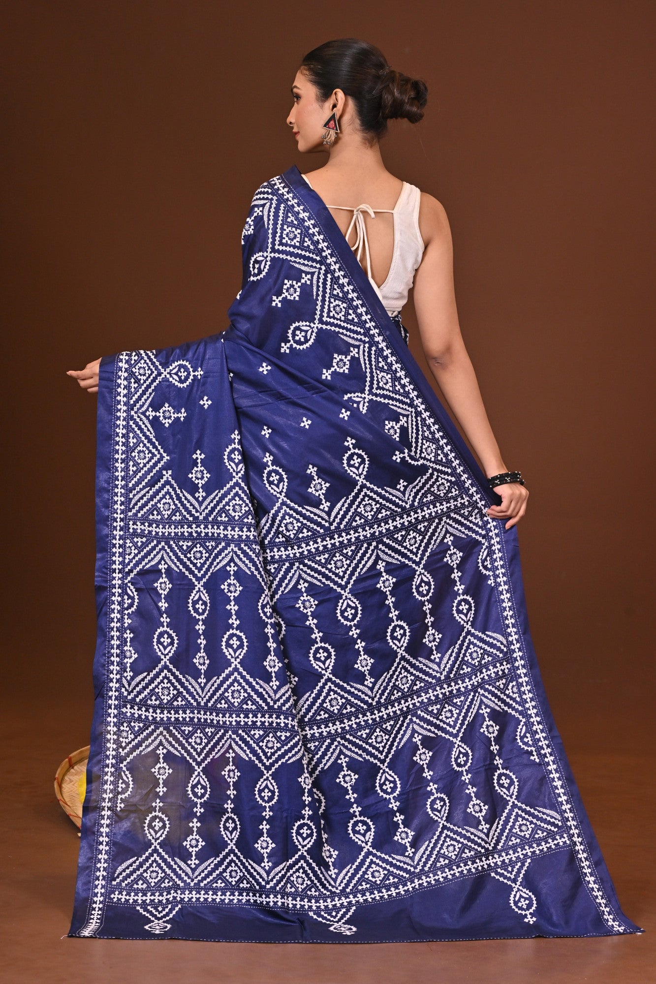 TARANGINI BLENDED SILK KANTHA SAREE Thumbnail