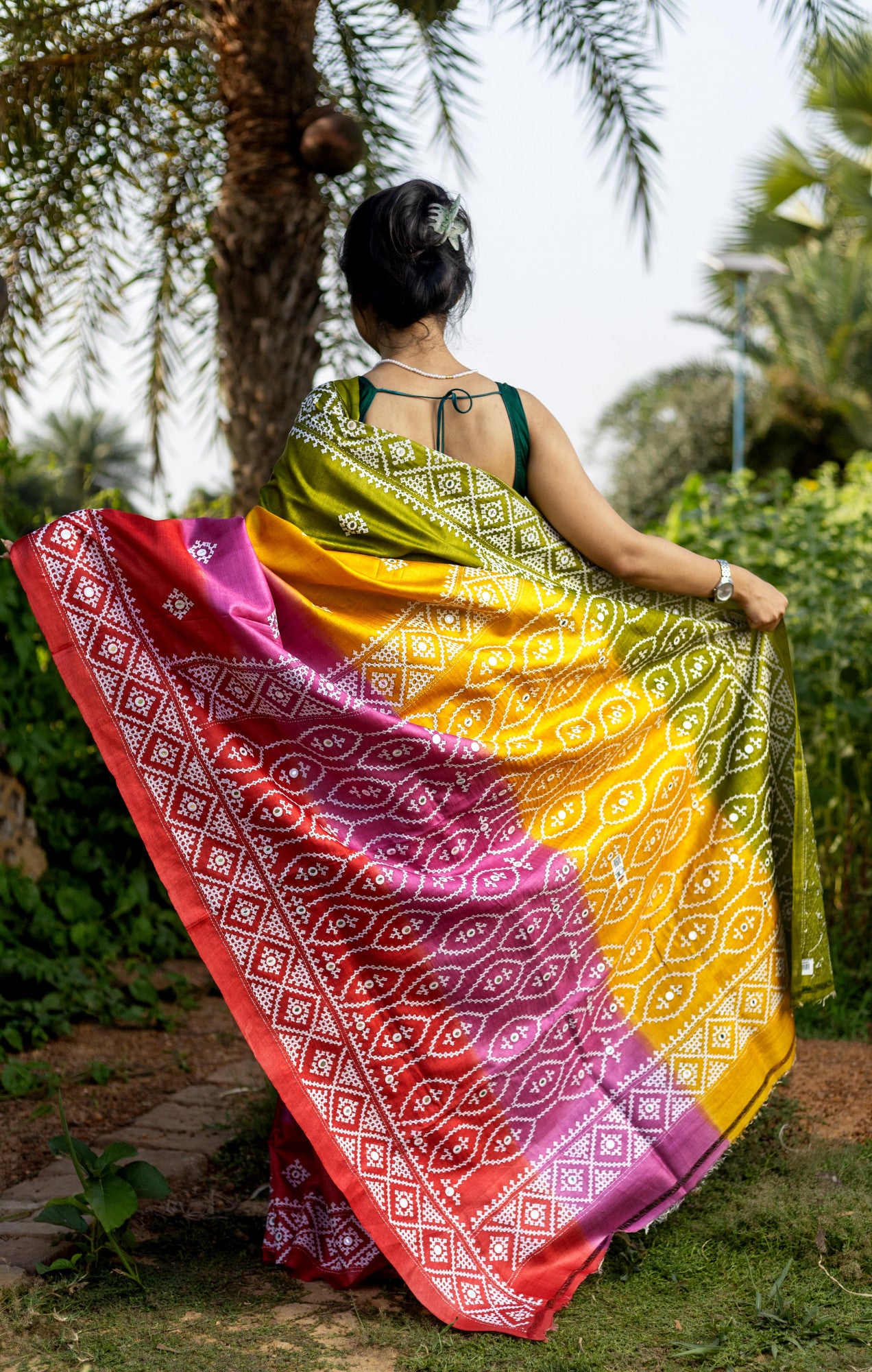 Tussar Dye Gujrati Stitch Kantha Saree Thumbnail