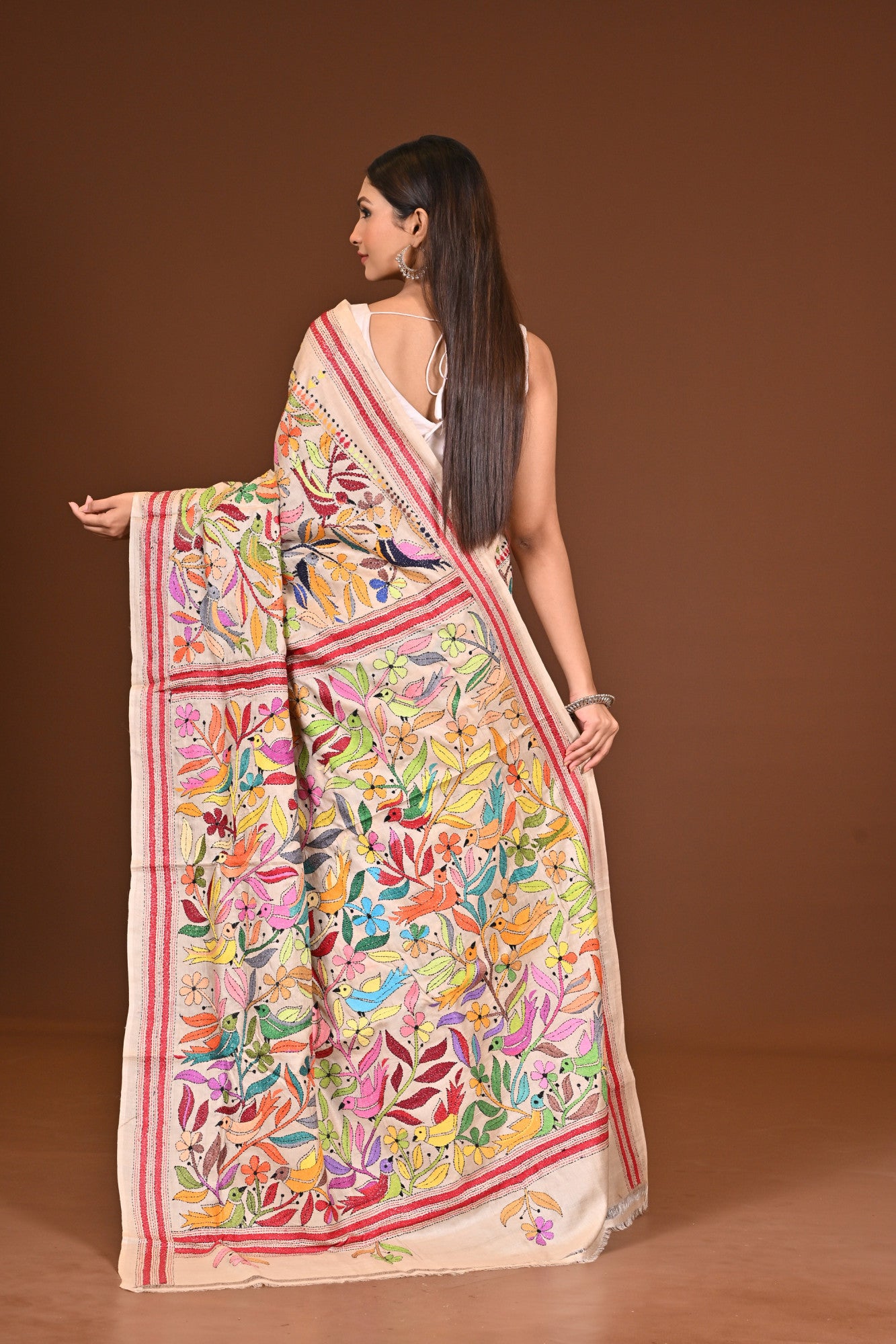 TUSSAR  SILK KANTHA SAREE Thumbnail