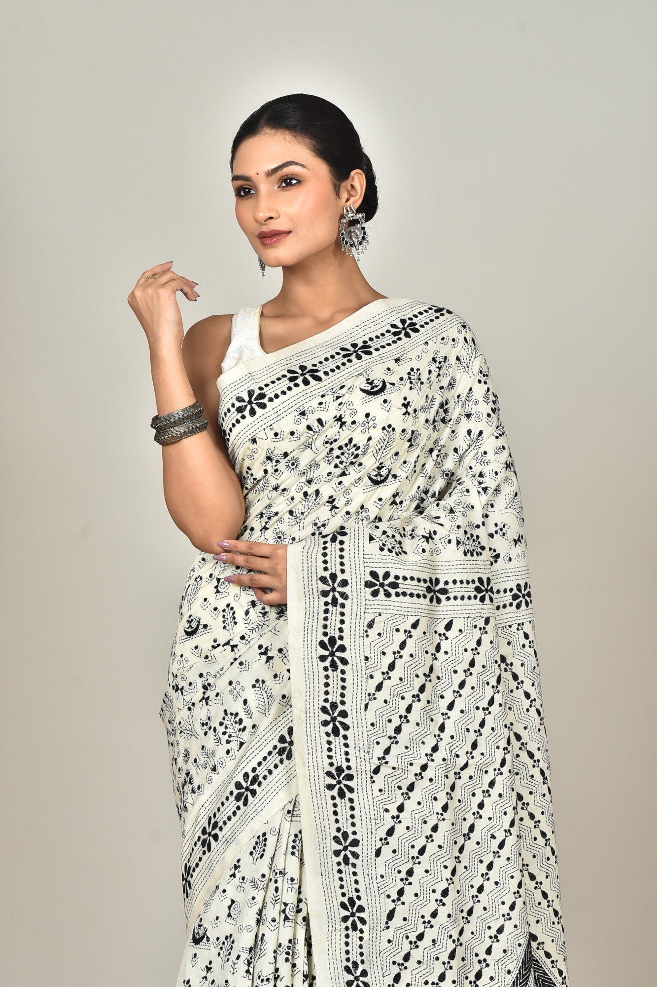 TUSSAR SILK KANTHA SAREE Thumbnail