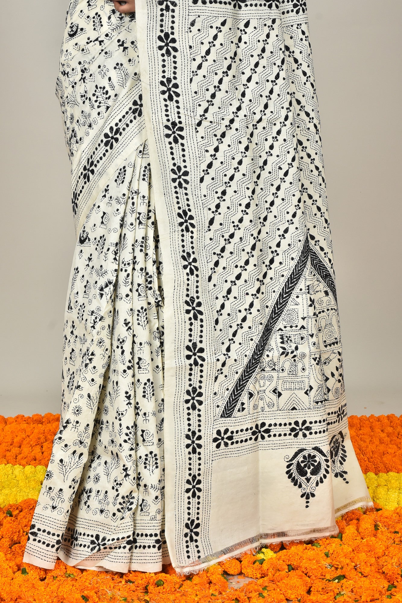 TUSSAR SILK KANTHA SAREE Thumbnail
