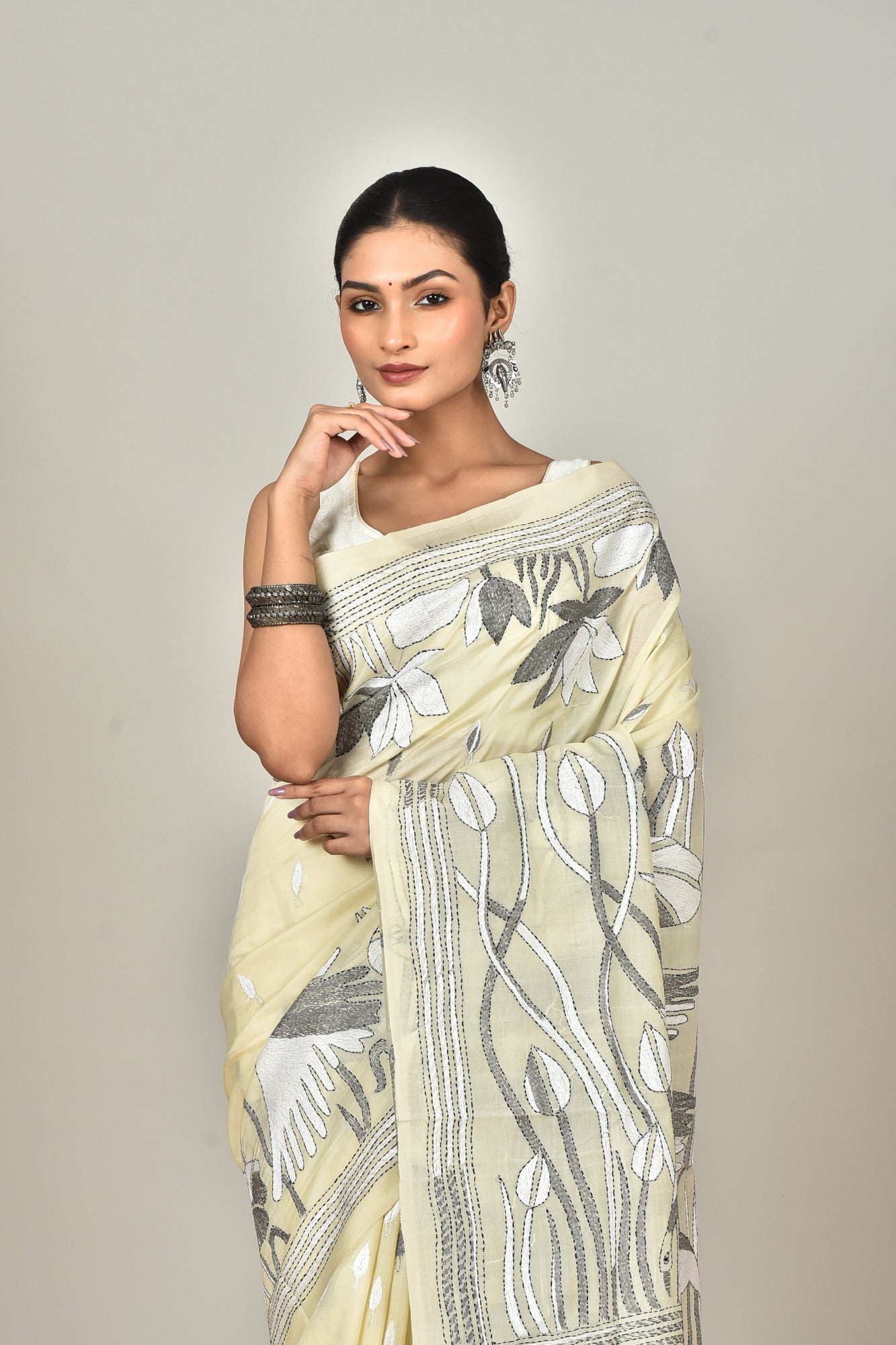 TUSSAR SILK KANTHA SAREE Thumbnail