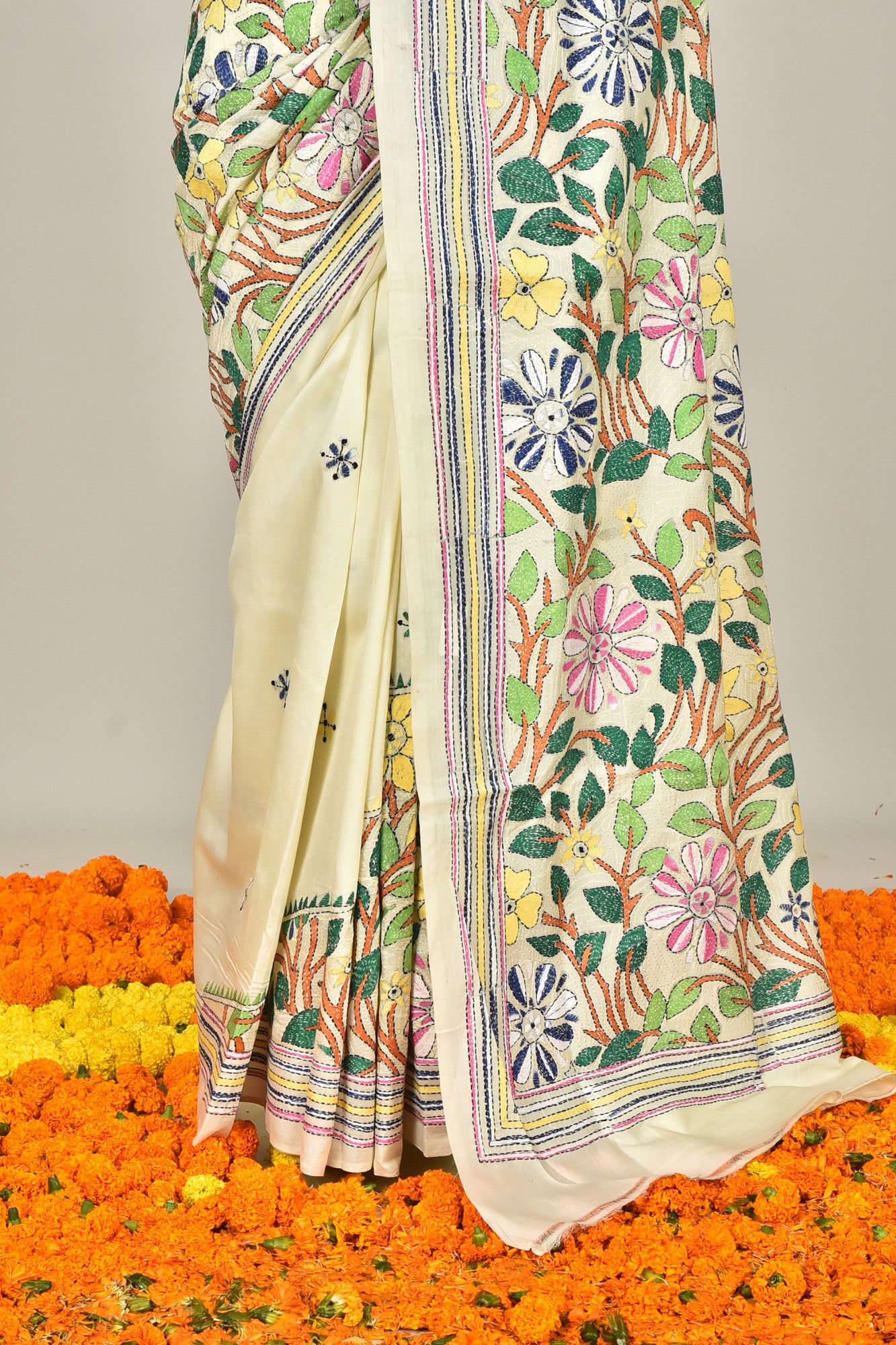 TUSSAR SILK KANTHA SAREE Thumbnail