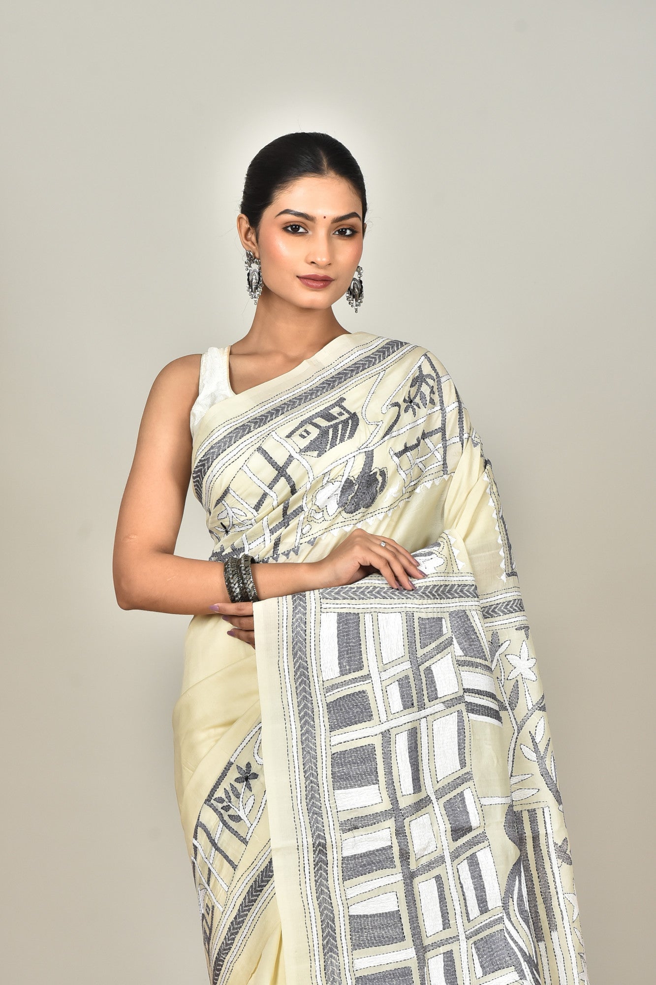 TUSSAR SILK KANTHA SAREE Thumbnail