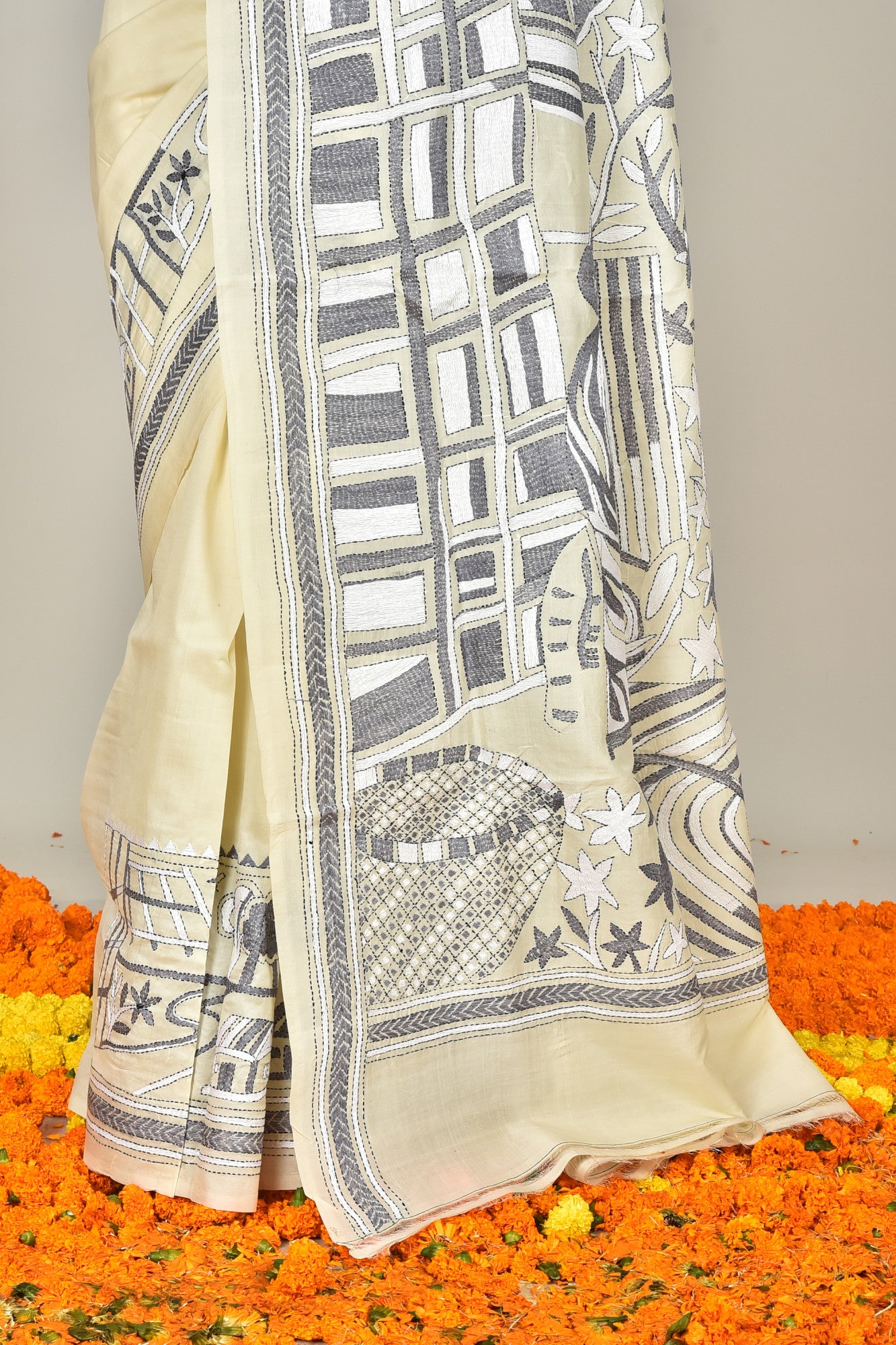 TUSSAR SILK KANTHA SAREE Thumbnail