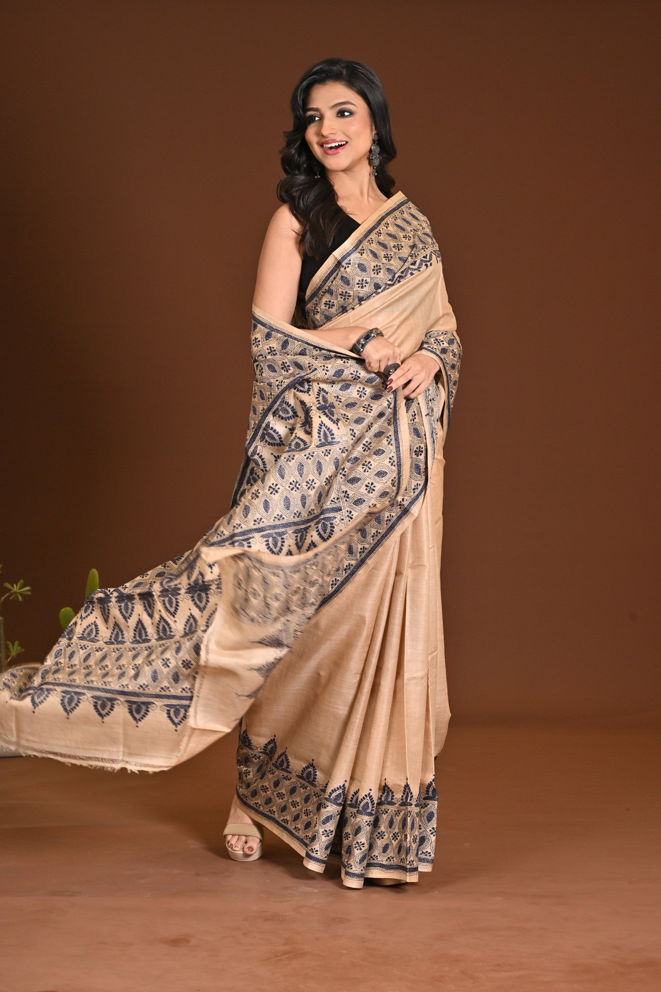 TUSSAR SILK KANTHA SAREE Thumbnail