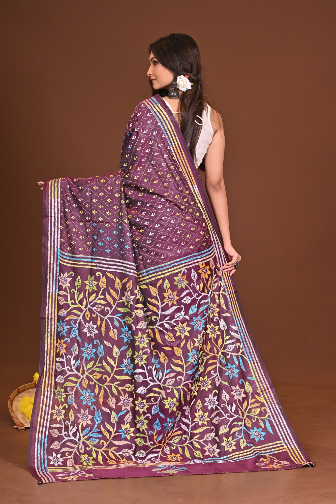 VANDANA BLENDED SILK KANTHA SAREE Thumbnail