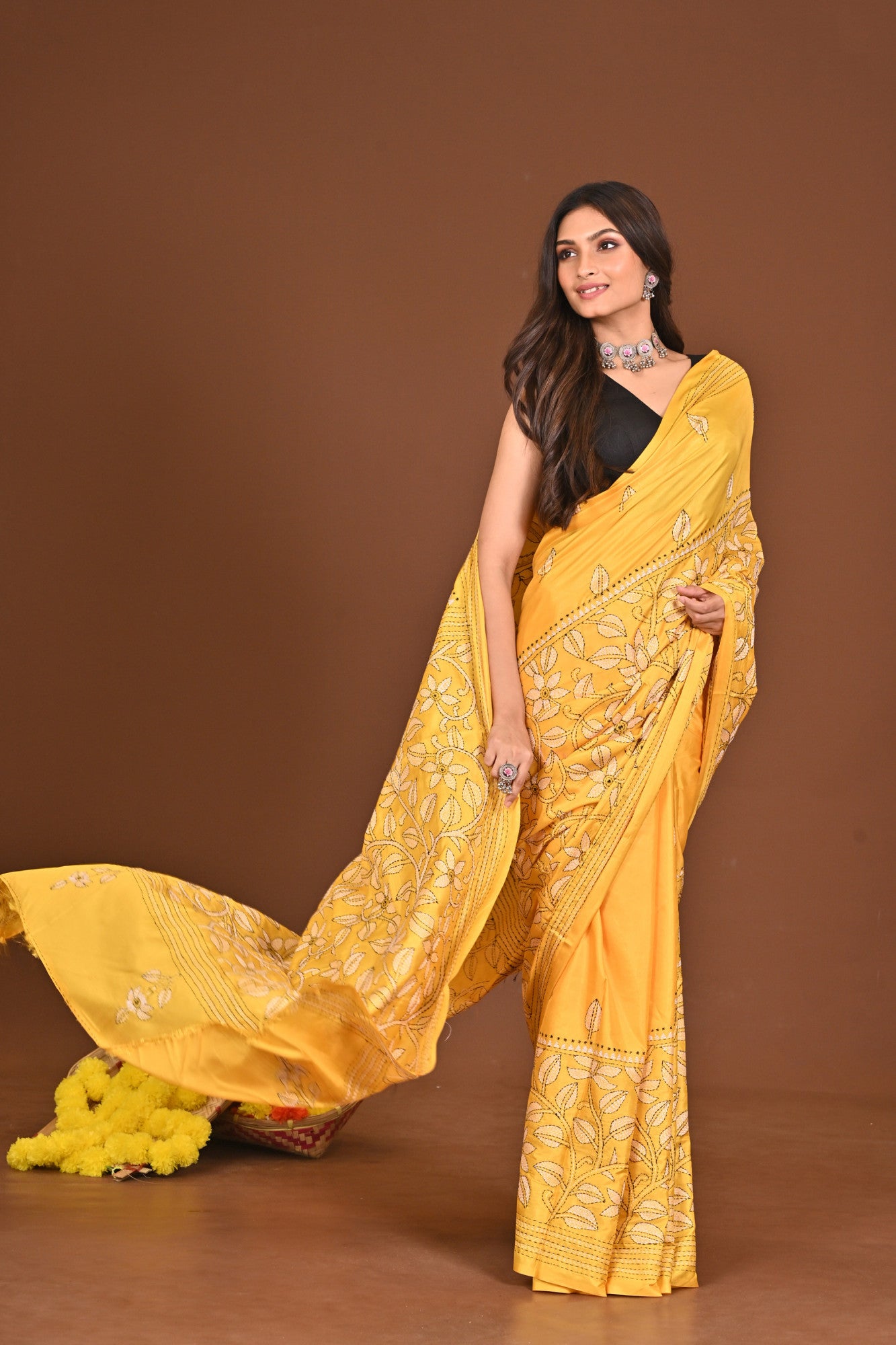 VIJAYA BLENDED SILK KANTHA SAREE Thumbnail